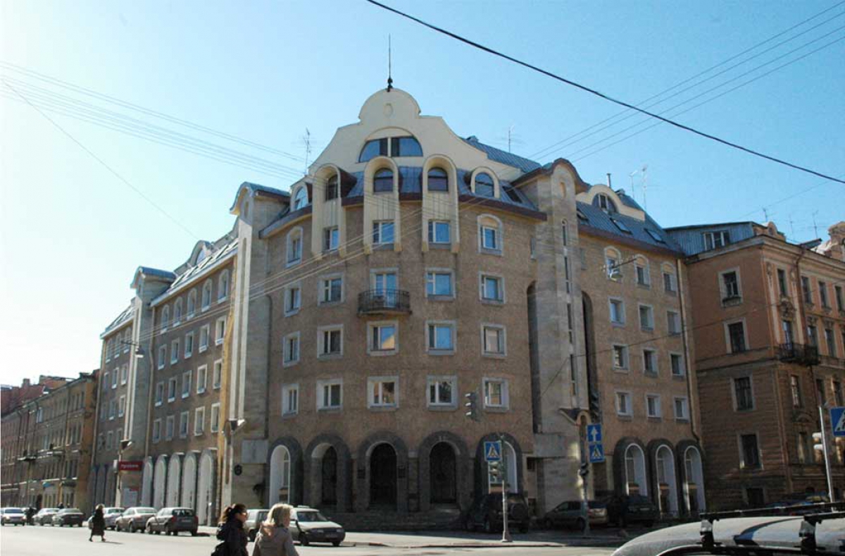 Жилой дом со встроенными помещениями общественного назначения, Санкт-Петербург