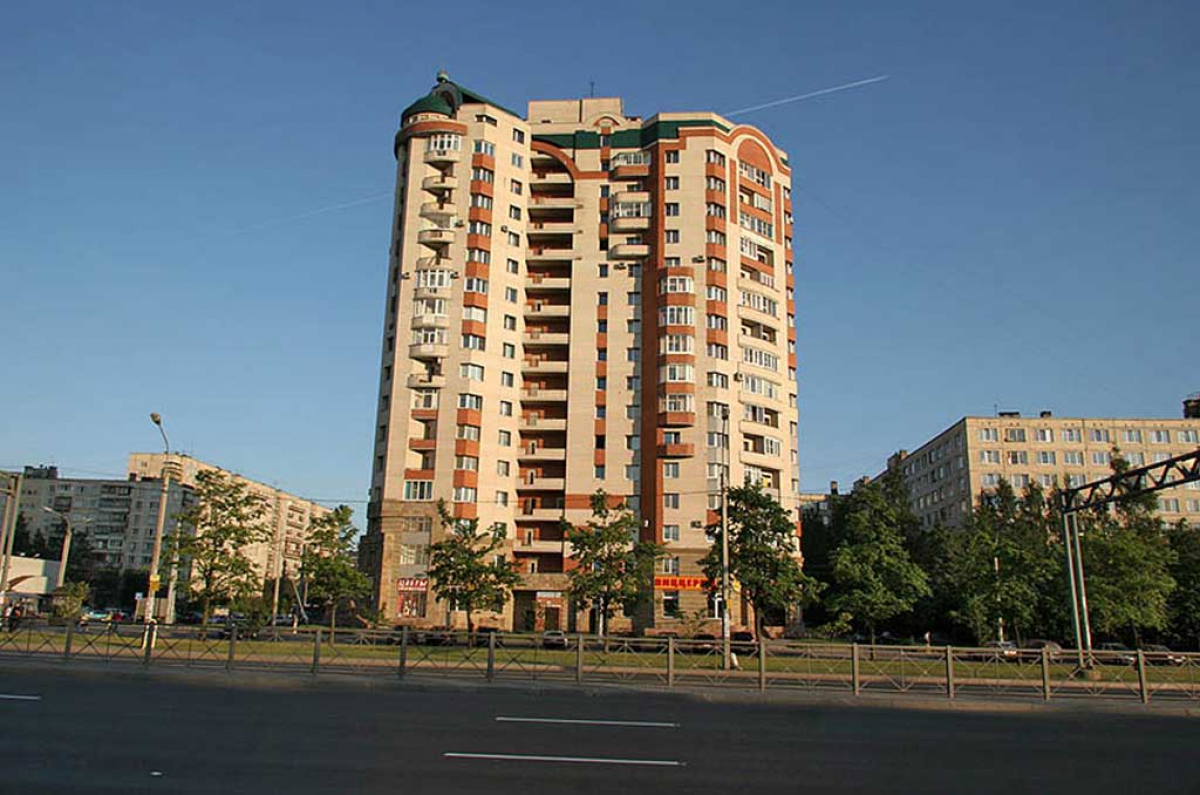 Жилой дом со встроенно-пристроенными помещениями, Санкт-Петербург